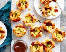 Baked Brie Puffs with Fruit Chutney