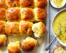 Garlic, Herb and Cheese Pull-Apart