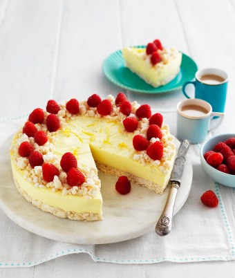 Lemon and White Chocolate Crackle Cheesecake
