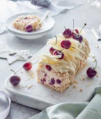 White Chocolate Crackle Cheesecake