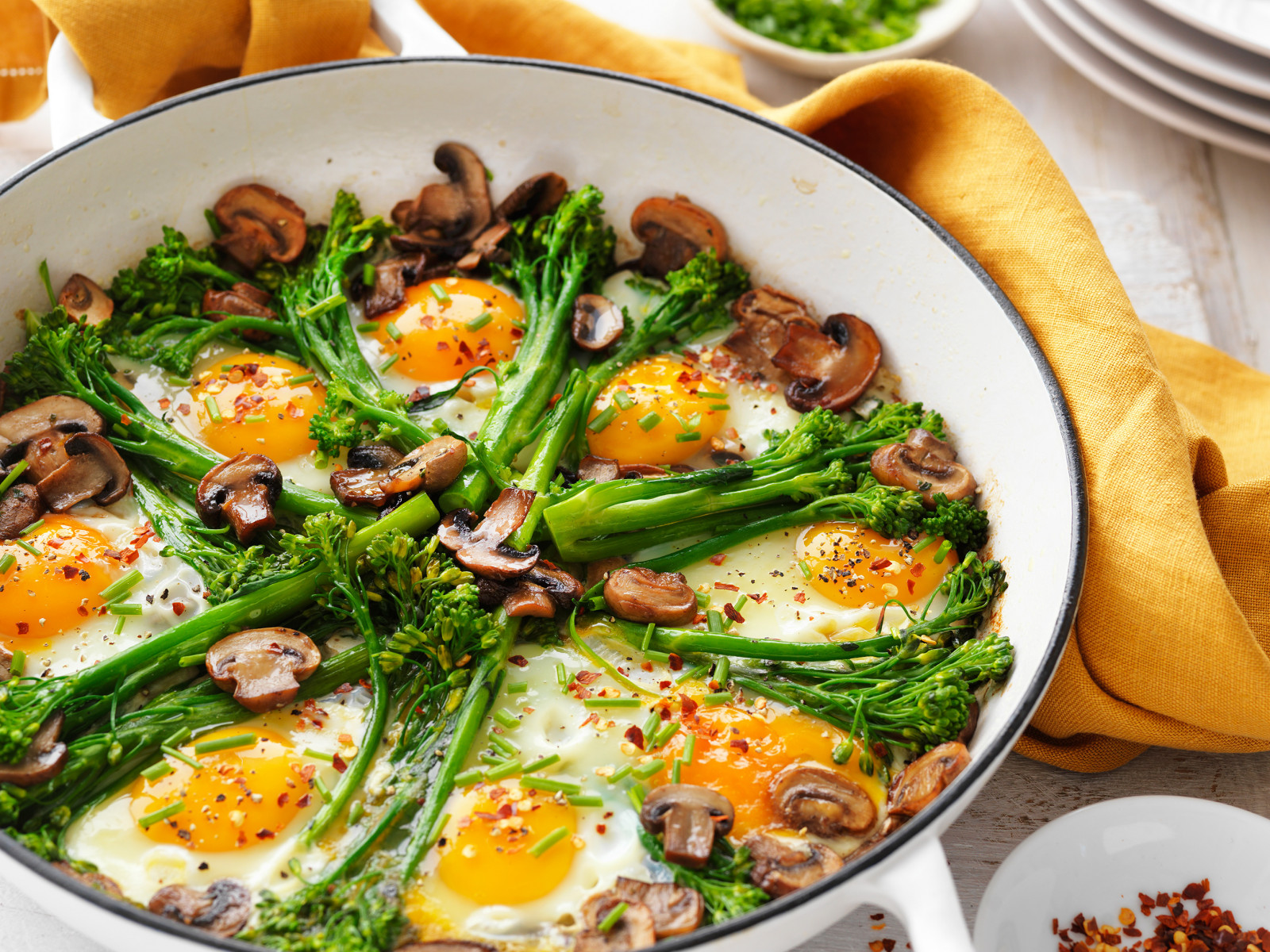 Eggs with herbed mushrooms