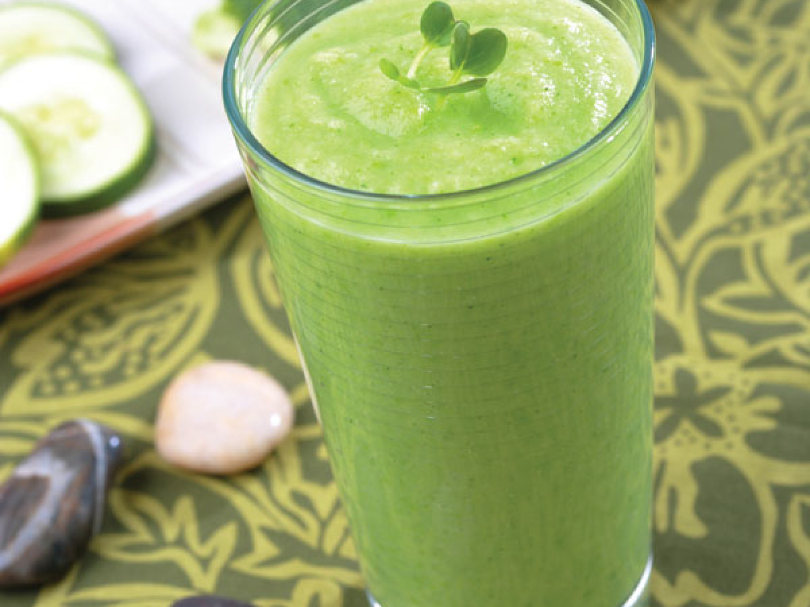 Glowing Green Smoothie Recipe | myfoodbook