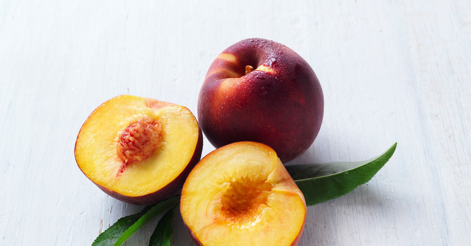 All About Peaches: The Differences Between White and Yellow Peaches,  Clingstone and Freestone Peaches