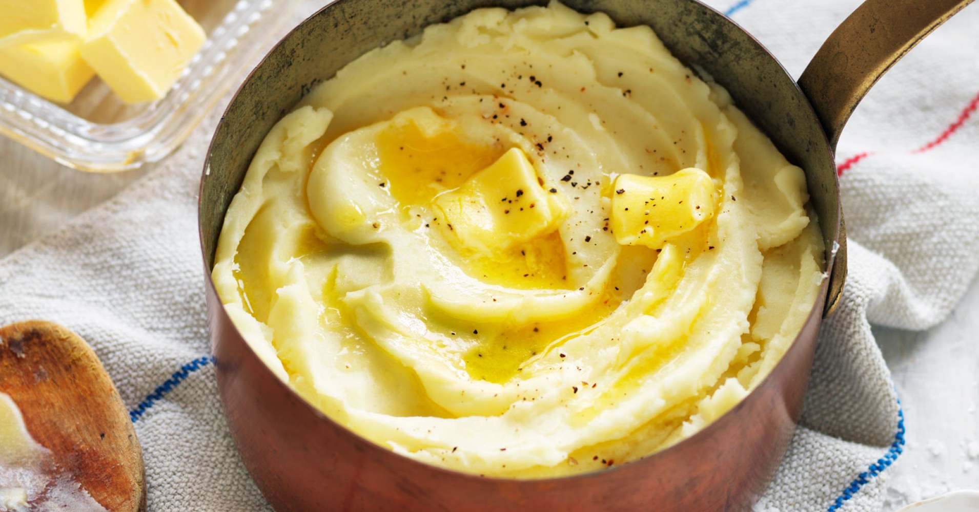 Classic Buttery Mashed Potato Recipe | myfoodbook