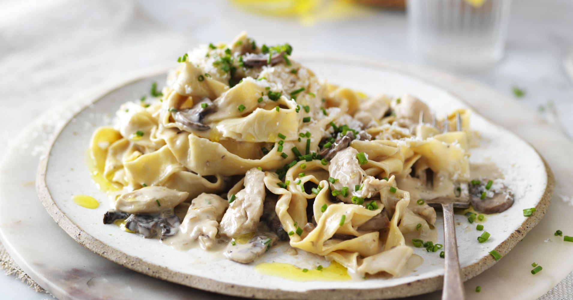 Creamy Chicken, Mushroom and Chive Fettuccine Recipe | myfoodbook