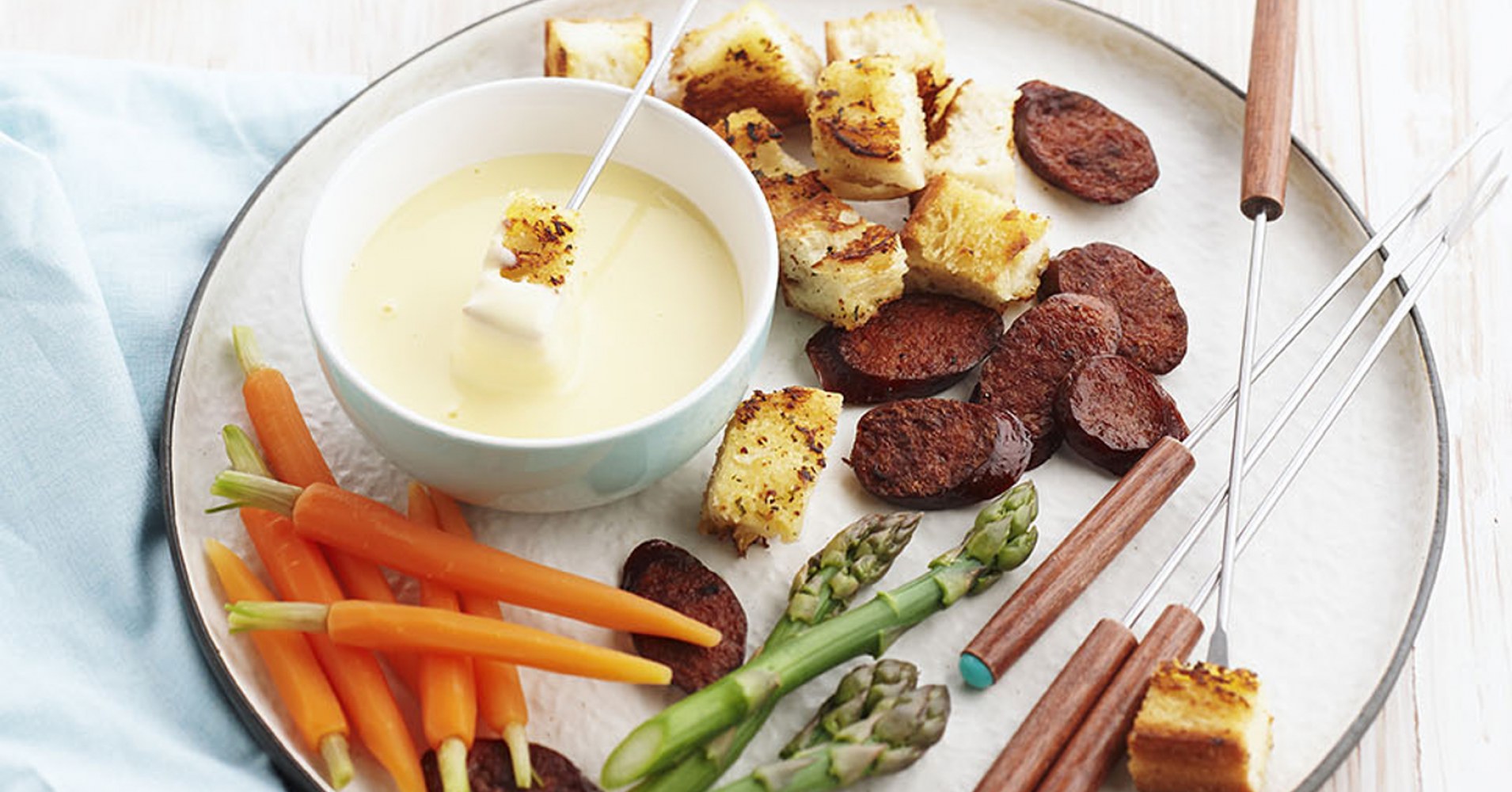 Instant Vintage Cheese Fondue Recipe | myfoodbook