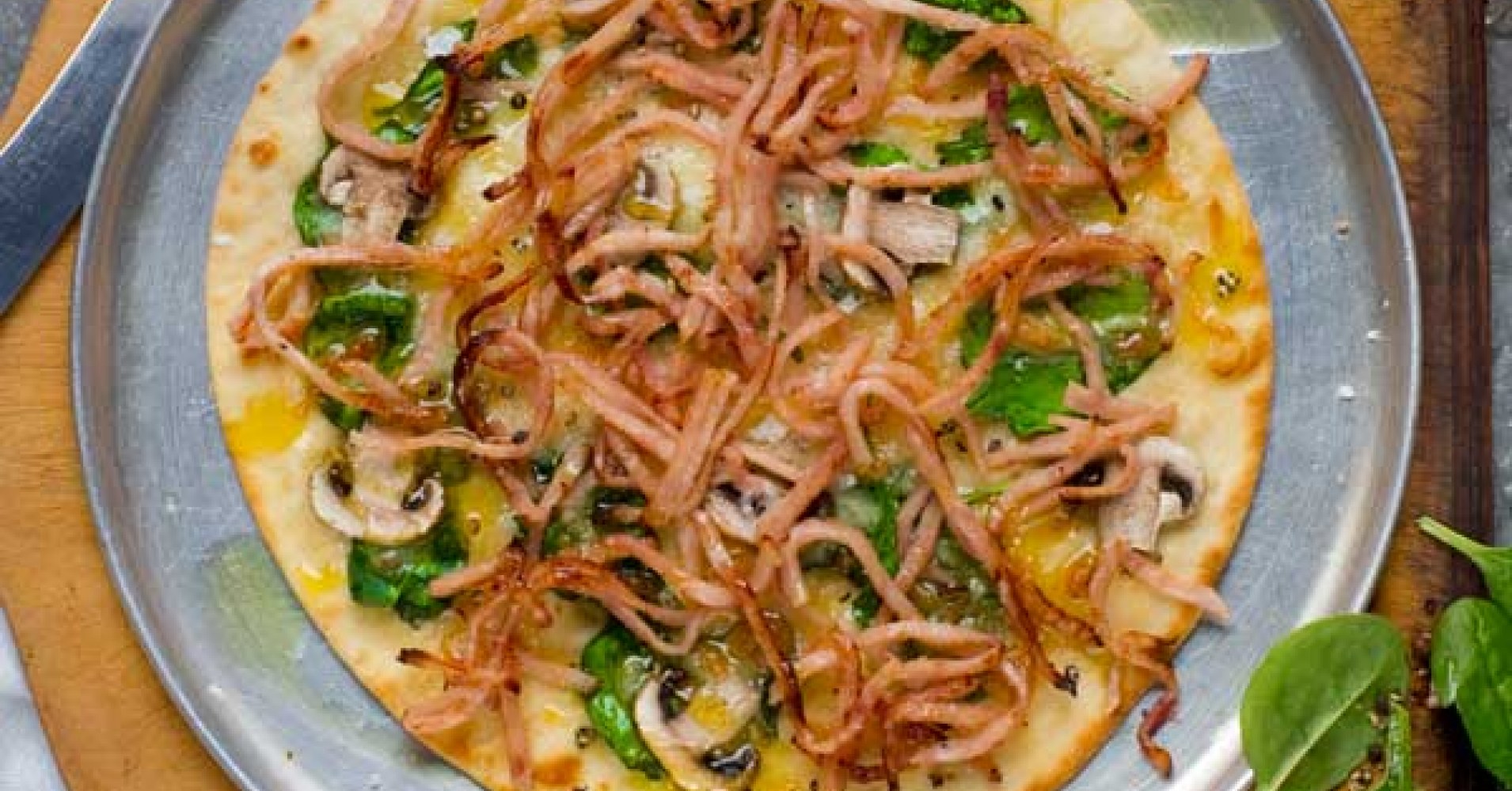 Creamy Ham, Spinach and Mushroom Pizza Recipe | myfoodbook