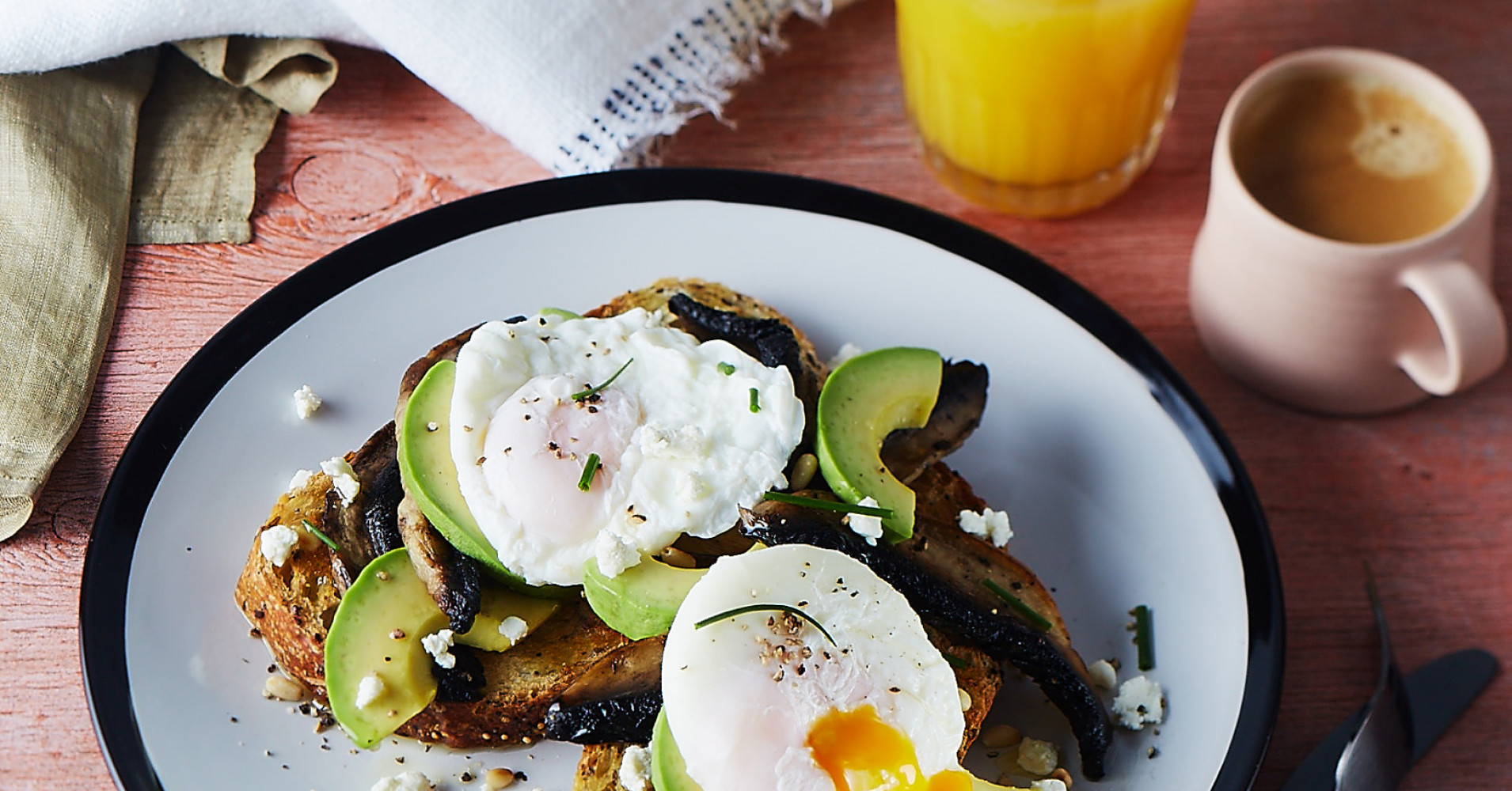 Poached Eggs with Sauteed Field Mushrooms and Avocado Recipe | myfoodbook | mushrooms and eggs recip