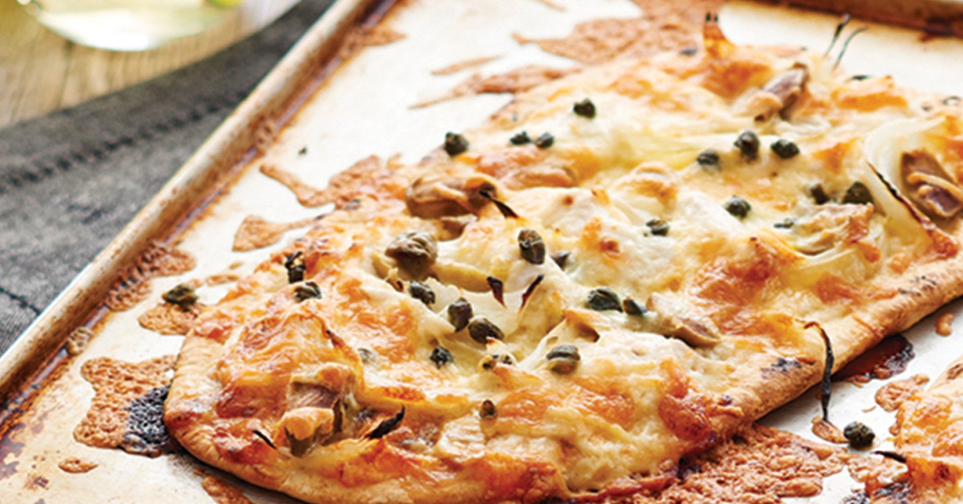 Garlic Chicken Pizza Recipe | myfoodbook