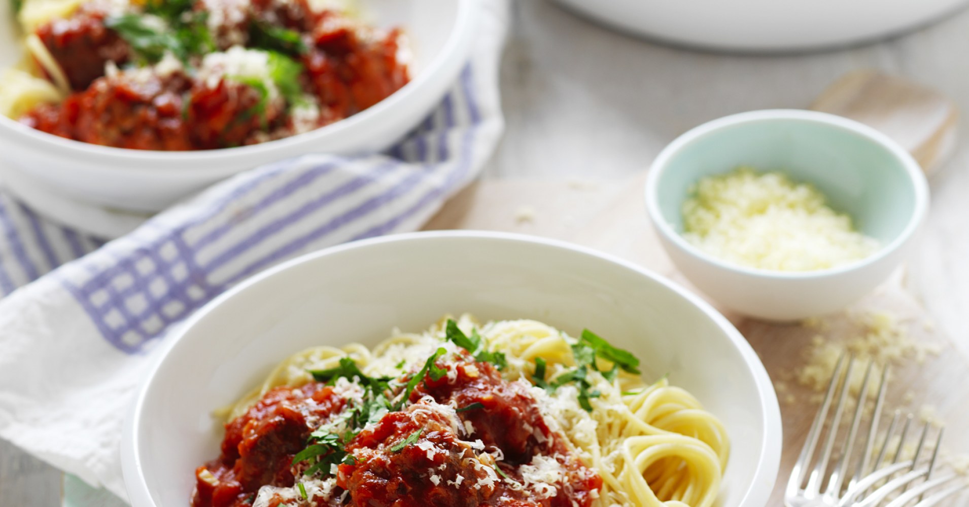 Meatballs in Spicy Tomato Sauce Recipe | myfoodbook