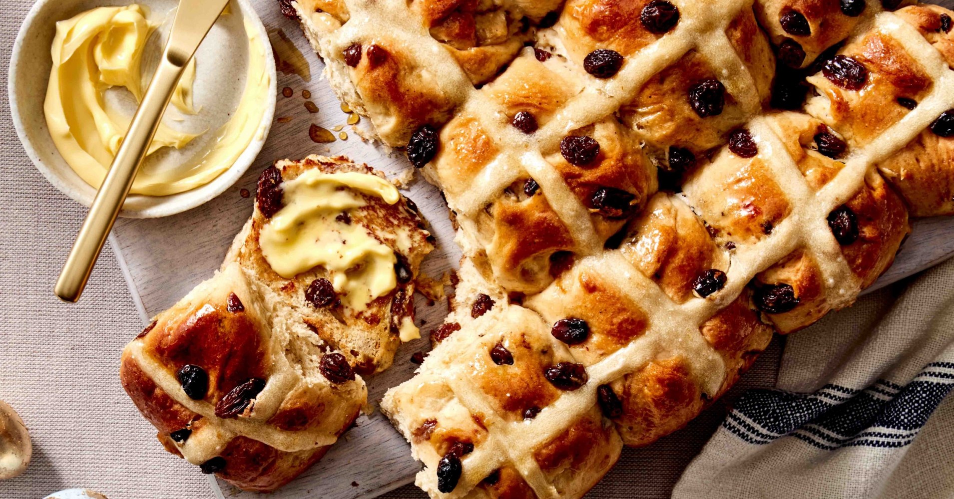 Traditional hot cross buns Recipe | myfoodbook | Easy Traditional Hot Cross Buns recipe