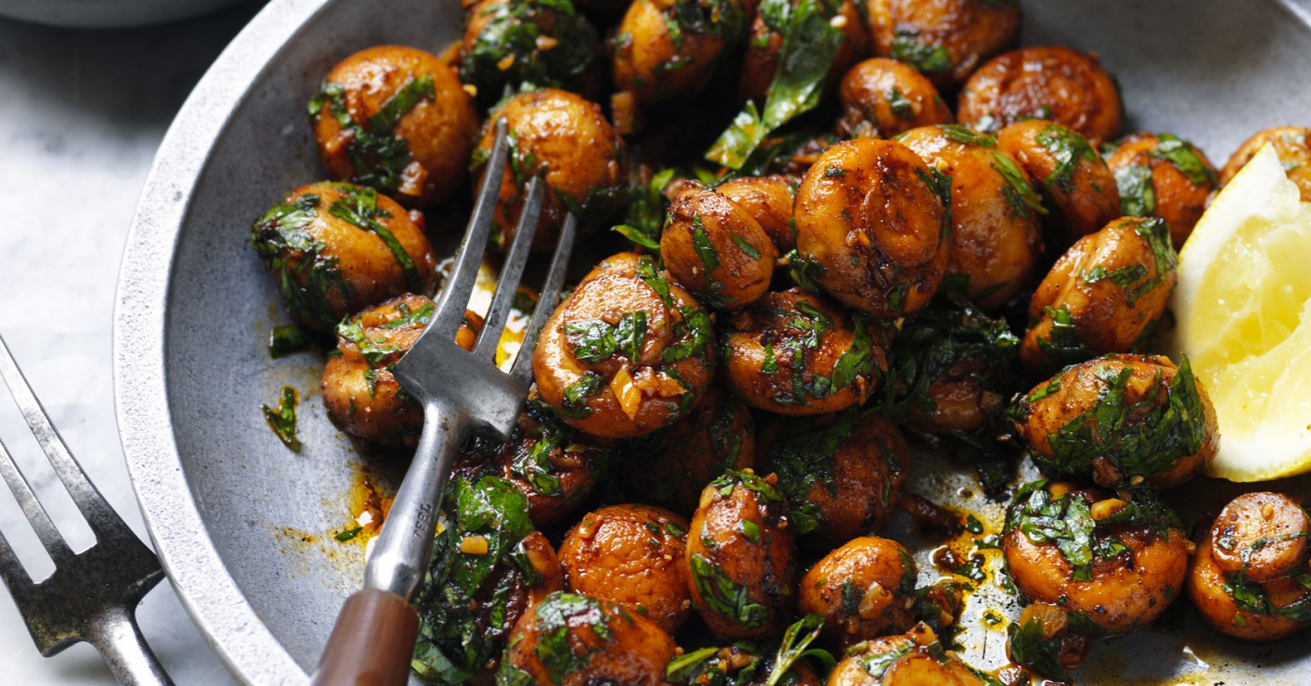 Tapas Style Garlic Mushrooms Recipe | myfoodbook | How to make garlic mushrooms