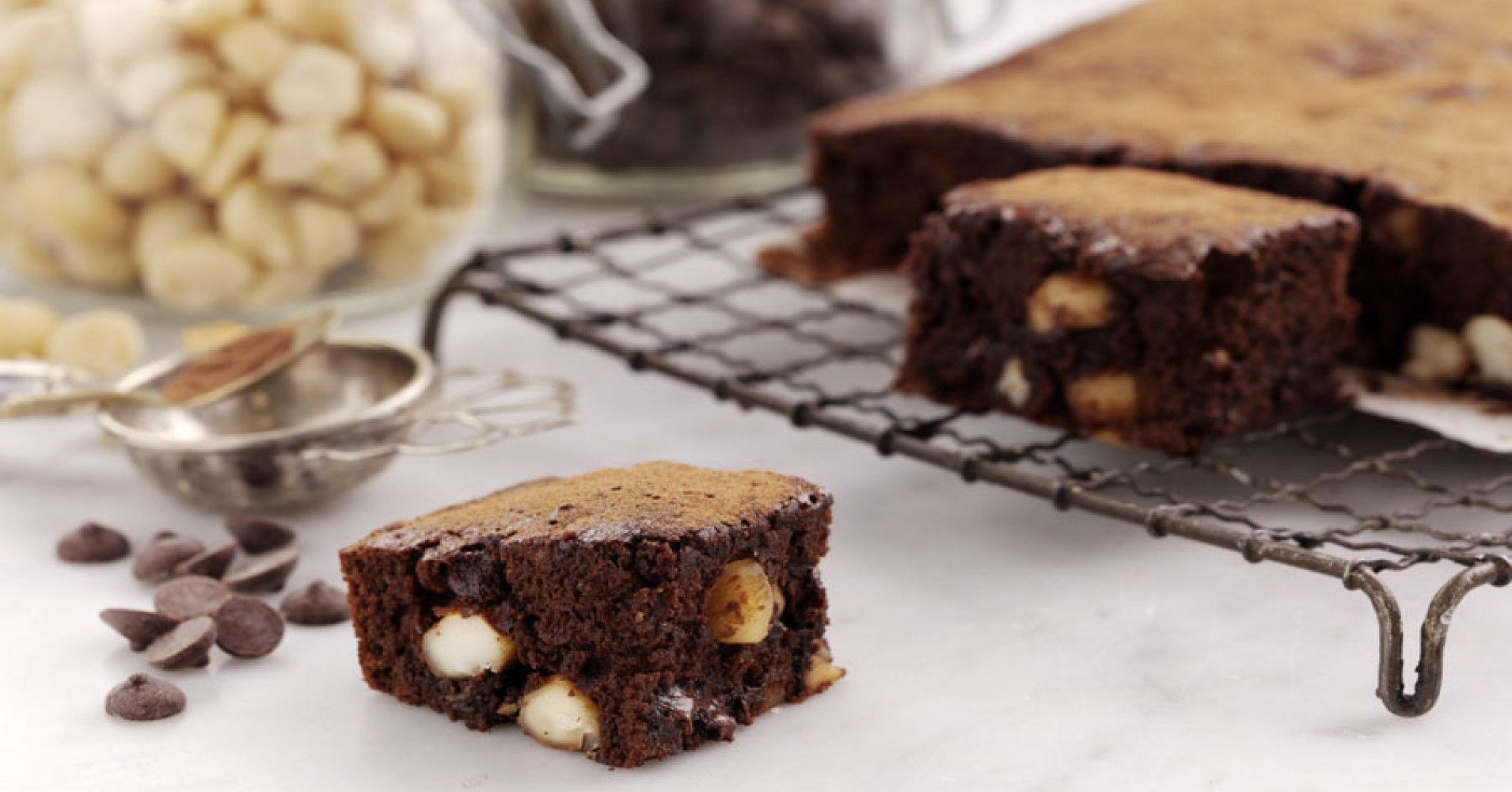 Roasted Macadamia Brownies Recipe | myfoodbook