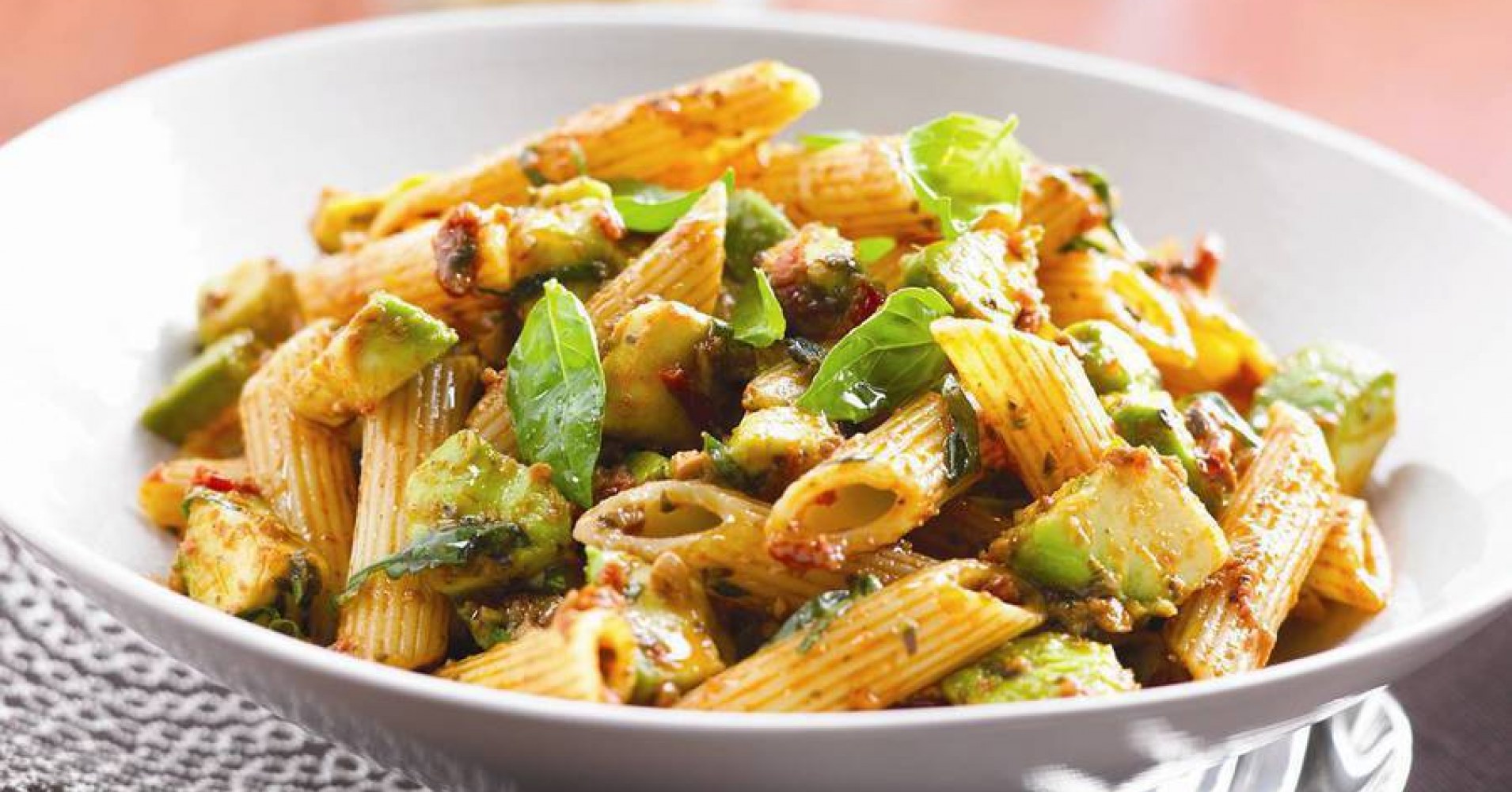 Avocado and Tomato Pesto Pasta Recipe | myfoodbook