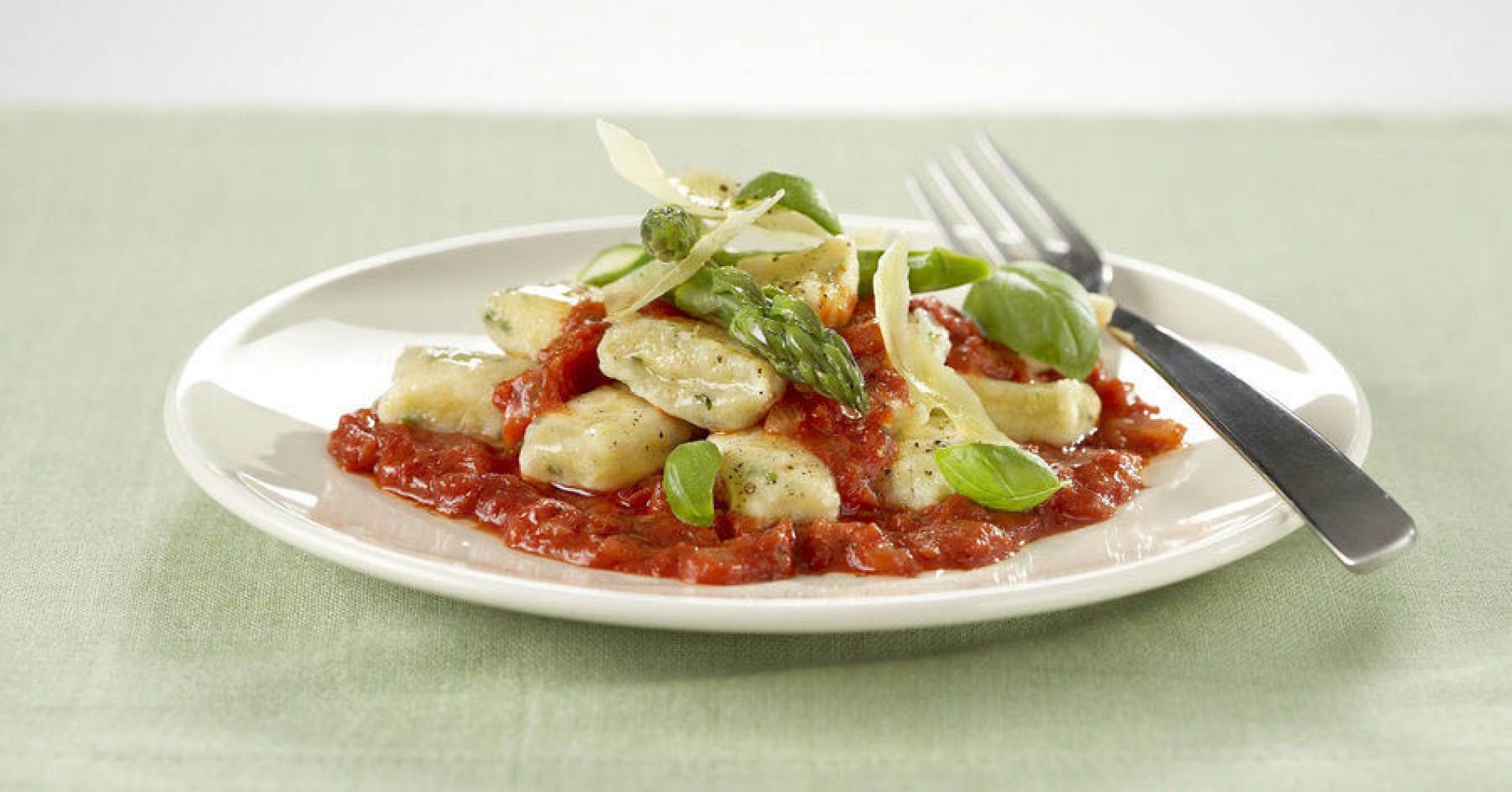 Ricotta and Herb Gnocchi with Asparagus Recipe | myfoodbook