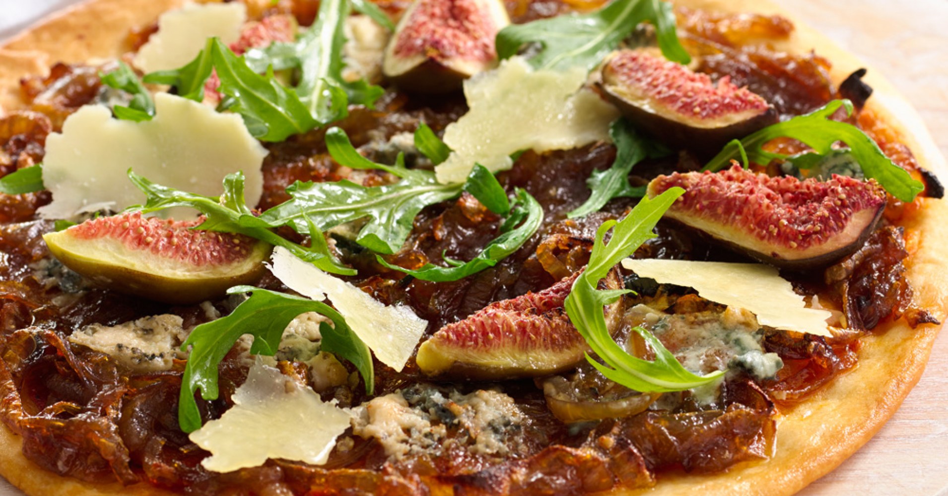Caramelised Onion, Fig & Gorgonzola Pizza Recipe | myfoodbook | Make a cookbook with Perfect Italiano recipes
