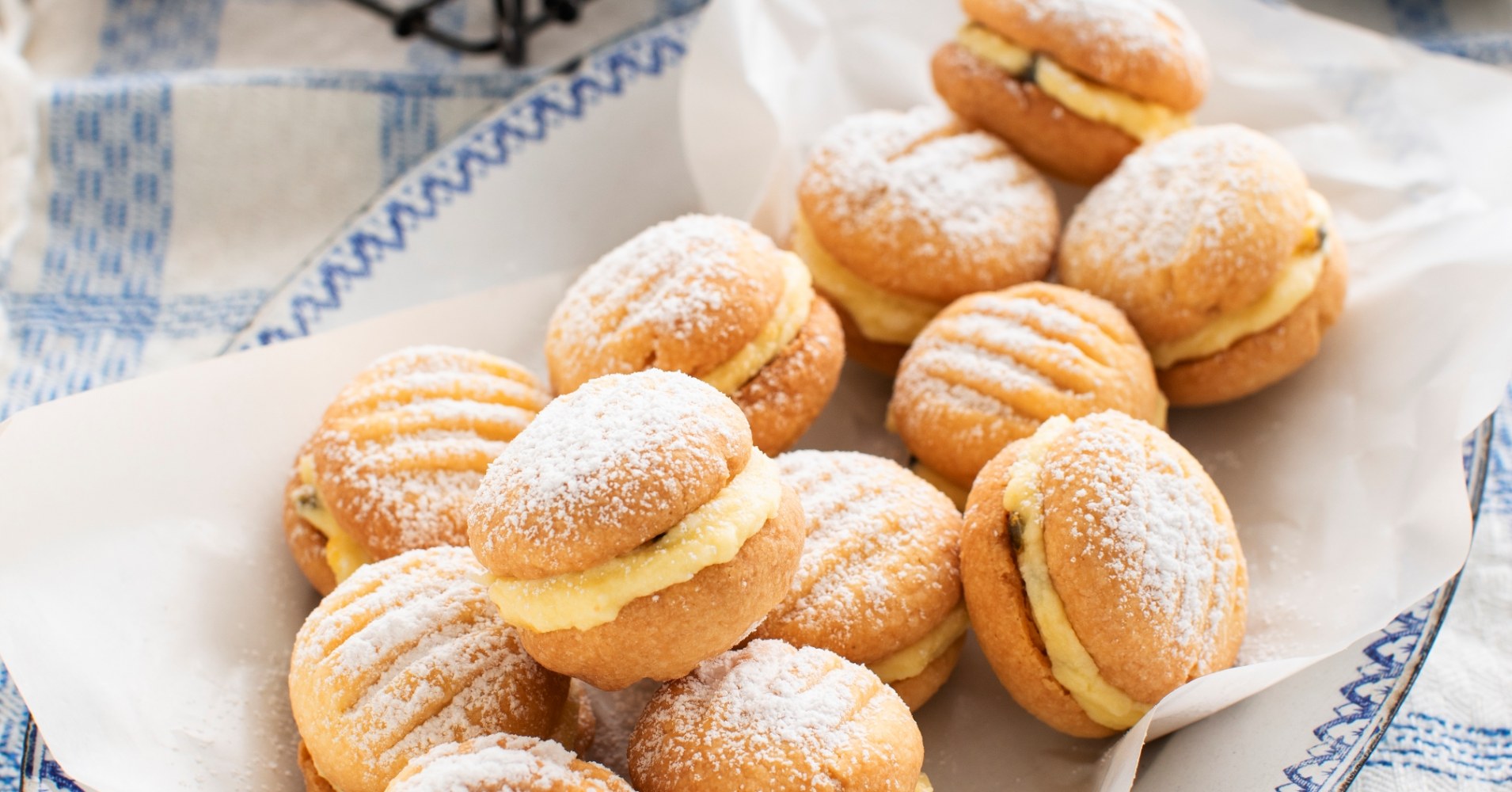 Passionfruit Yoyo's Recipe | myfoodbook | Yo Yo Biscuit recipe