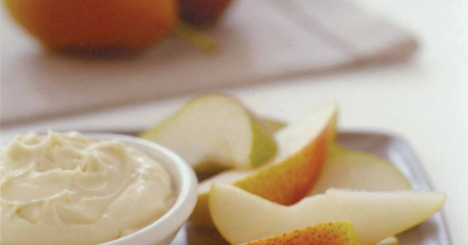 Pear Wedges with Low-fat Vanilla Cream Dip Recipe | myfoodbook