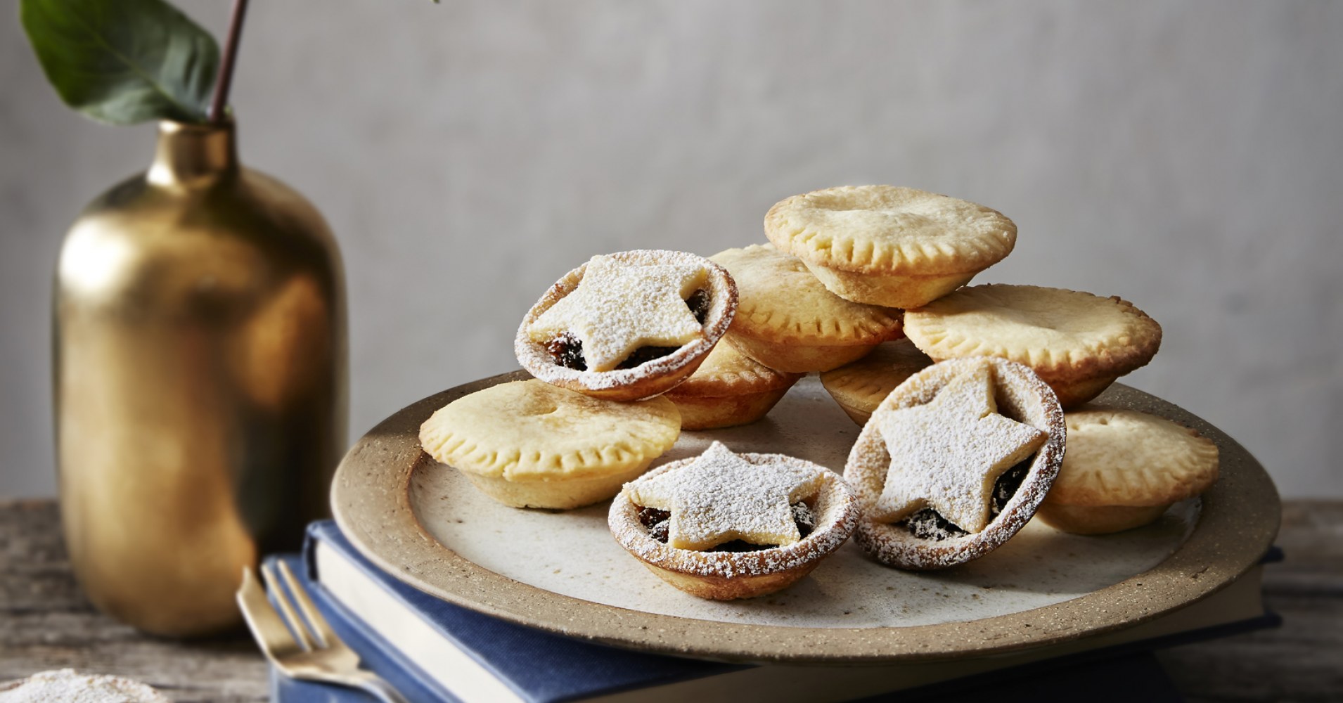 Christmas Fruit Mince Pies Recipe | myfoodbook