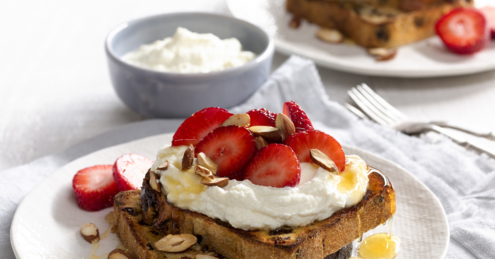 Honeyed Ricotta on Fruit Bread with Strawberries Recipe | myfoodbook