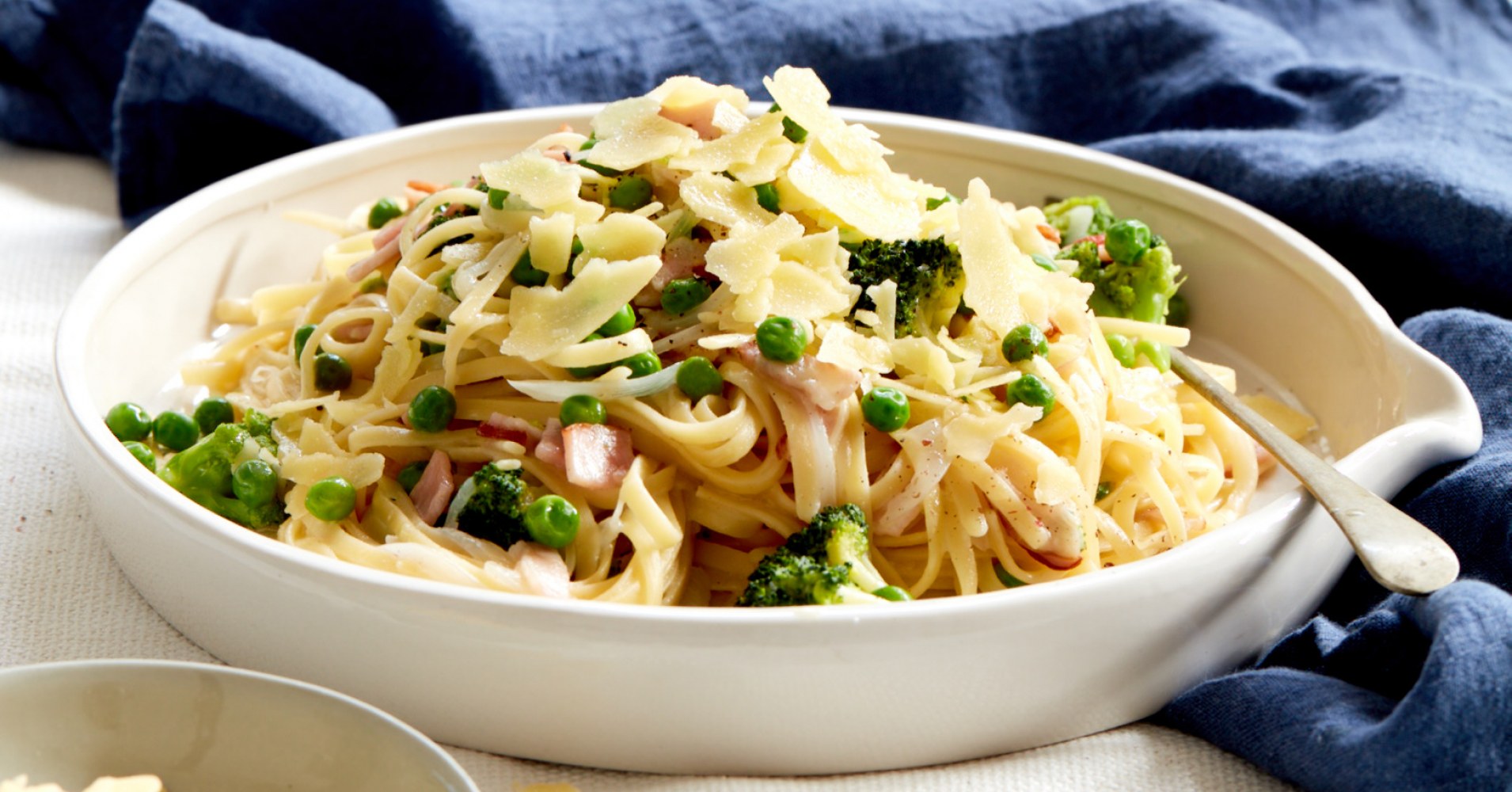 One Pot Bacon Broccoli And Pea Linguine Recipe Myfoodbook