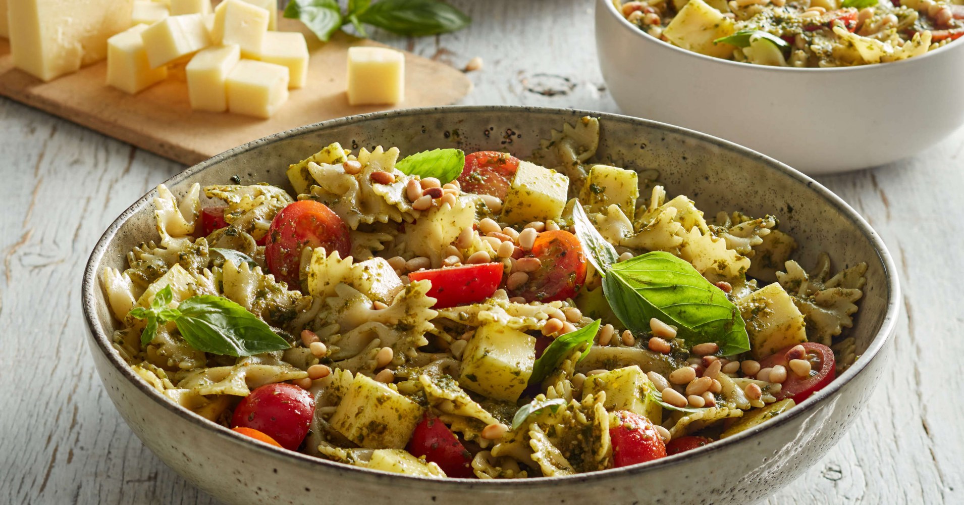 Pesto Pasta Salad with tomatoes and mozzarella Recipe | myfoodbook