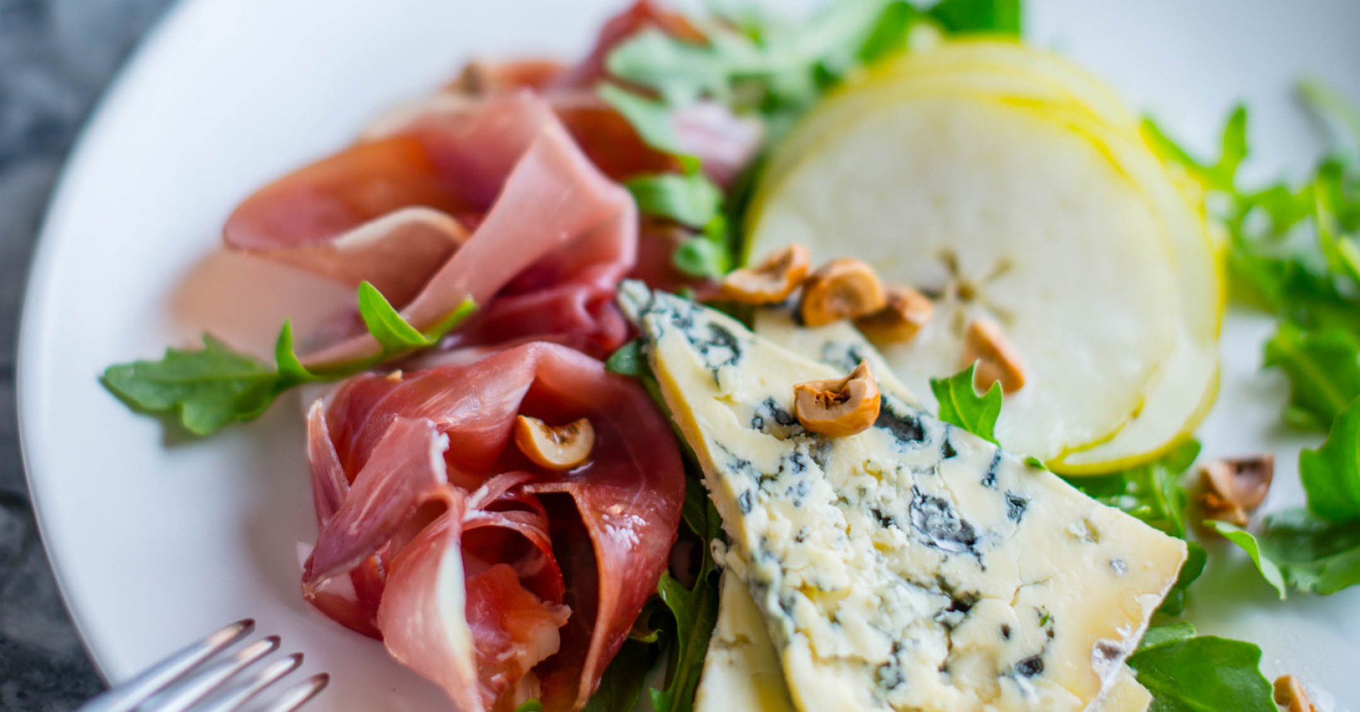Pear, Prosciutto and Blue Salad Recipe | myfoodbook