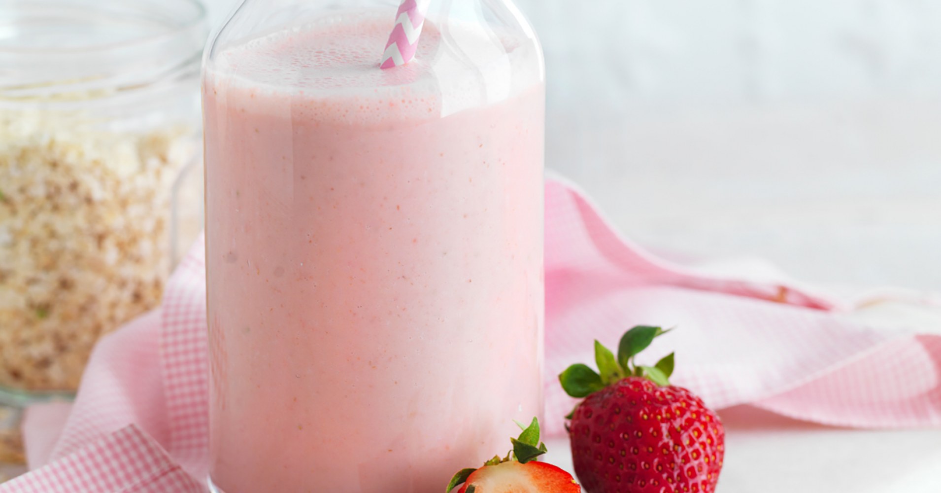 Strawberry Shortcake Smoothie Recipe | myfoodbook | Strawberry Smoothie