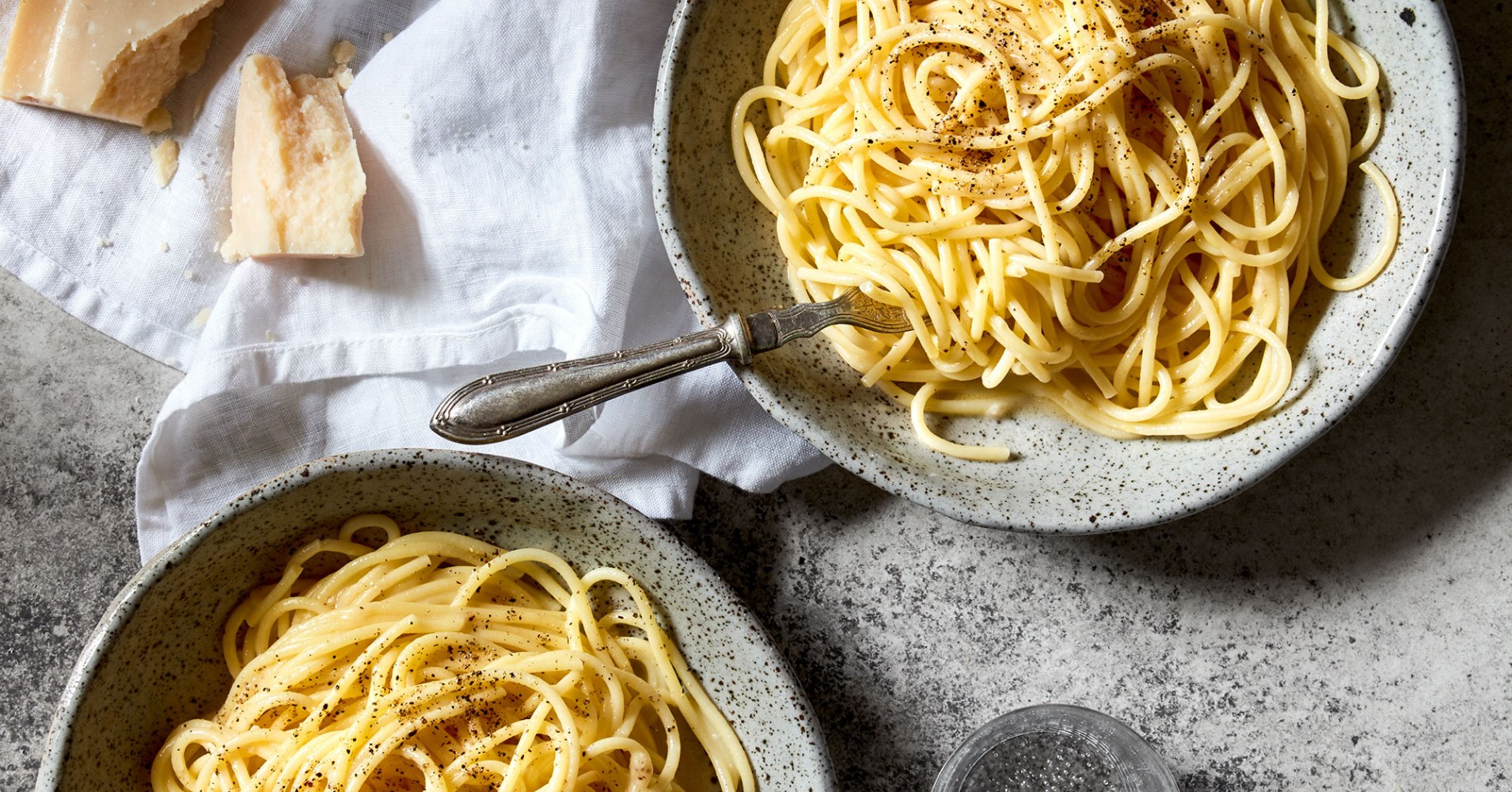 Cacio e Pepe Pasta Recipe | myfoodbook | Authentic Italian cheese and pepper pasta