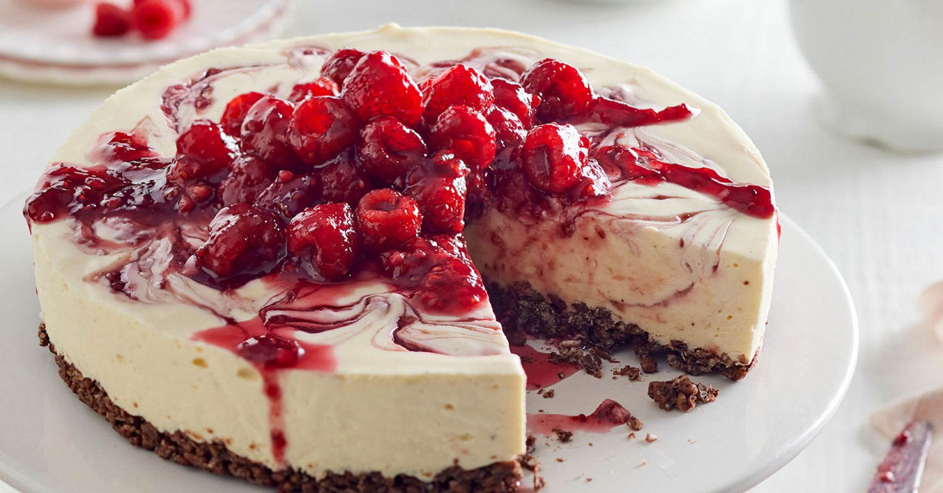 Raspberry Swirl Choc Crackle Cheesecake Recipe | myfoodbook