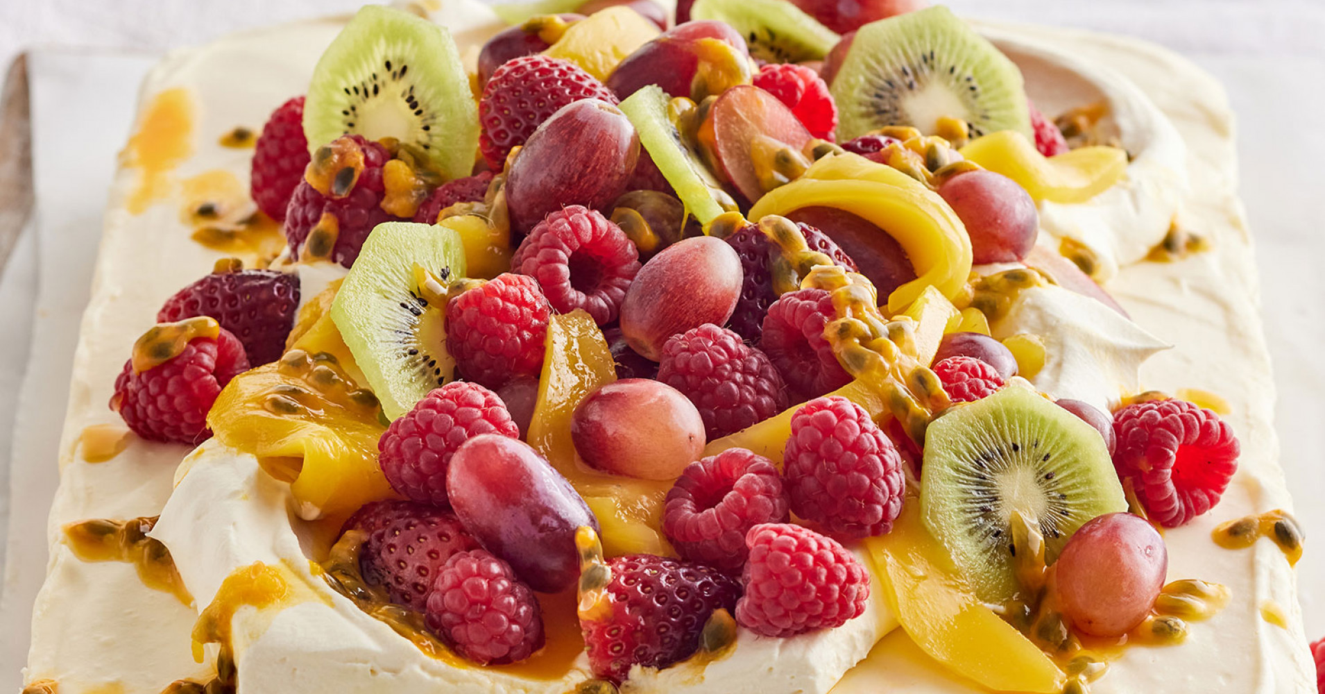 White Crackle Fruit Salad Cheesecake Recipe | myfoodbook