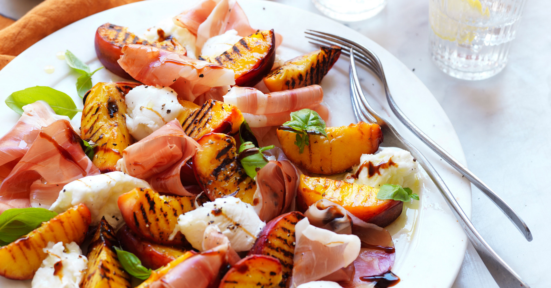 Peach, mozzarella, basil and prosciutto salad Recipe | myfoodbook