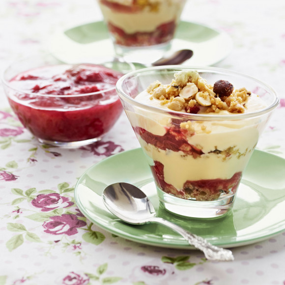 White Rum and Rhubarb Cheesecakes in a Glass