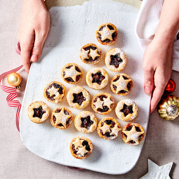 Mini Christmas fruit mince tarts