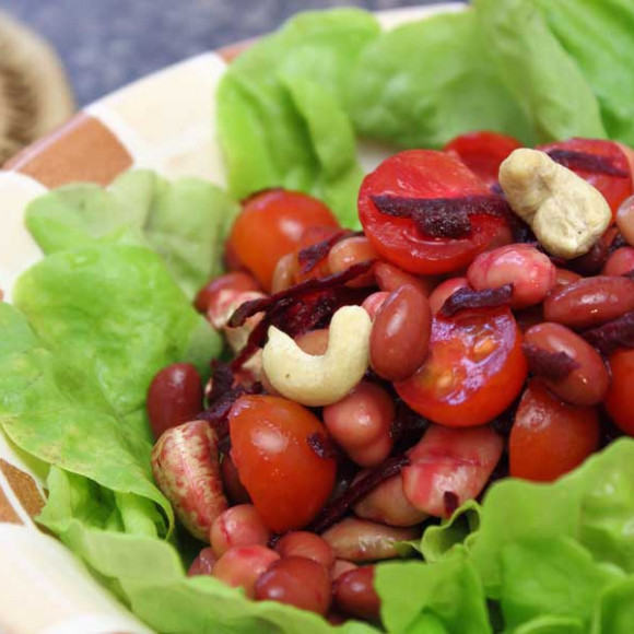 Red Carrot, Cherry Tomato & Cashew Salad