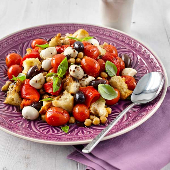 Roasted Red Panzanella Salad with chickpeas
