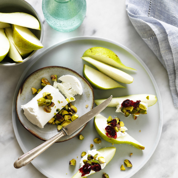 Pears, nuts and Goats Cheese snack recipe