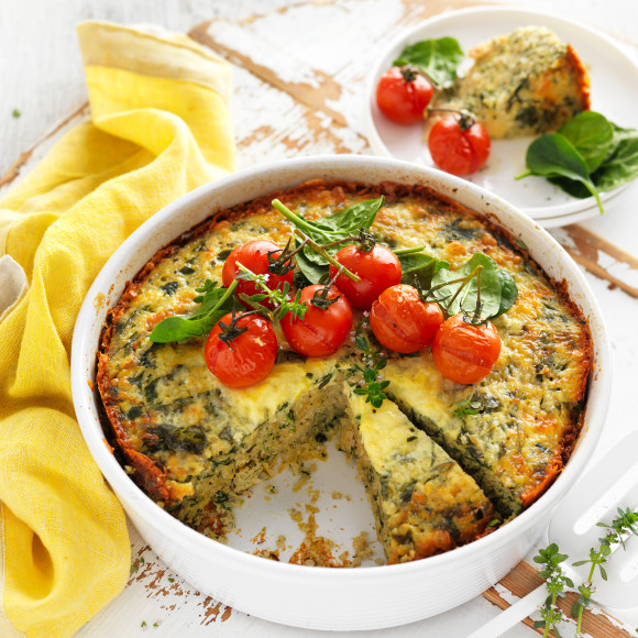 This Quinoa egg bake with spinach is a hearty vegetarian dinner recipe that is gluten free