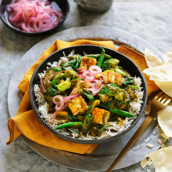 Saag Vegetarian Curry with Paneer Cheese |