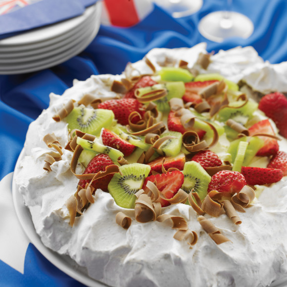 Delicious Australian pavlova