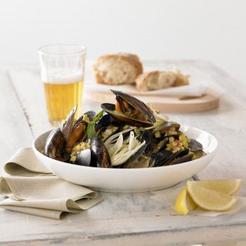 Mussels With Fennel And Creamy White Wine Sauce