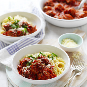 Meatballs in Tomato Sauce with pasta