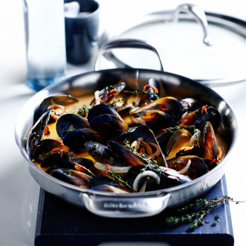 Wine, Saffron and Chilli Mussels recipe
