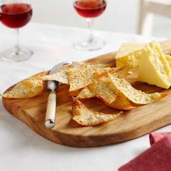 Peppered Wonton Crackers are easy to make and great for Christmas parries