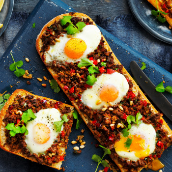 Turkish bread with spiced lamb and eggs 