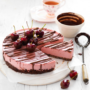 Cherry coconut cheesecake recipe with chocolate crackle base 