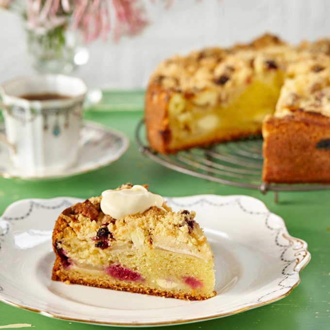 Apple and Raspberry Crumble Cake Recipe | myfoodbook