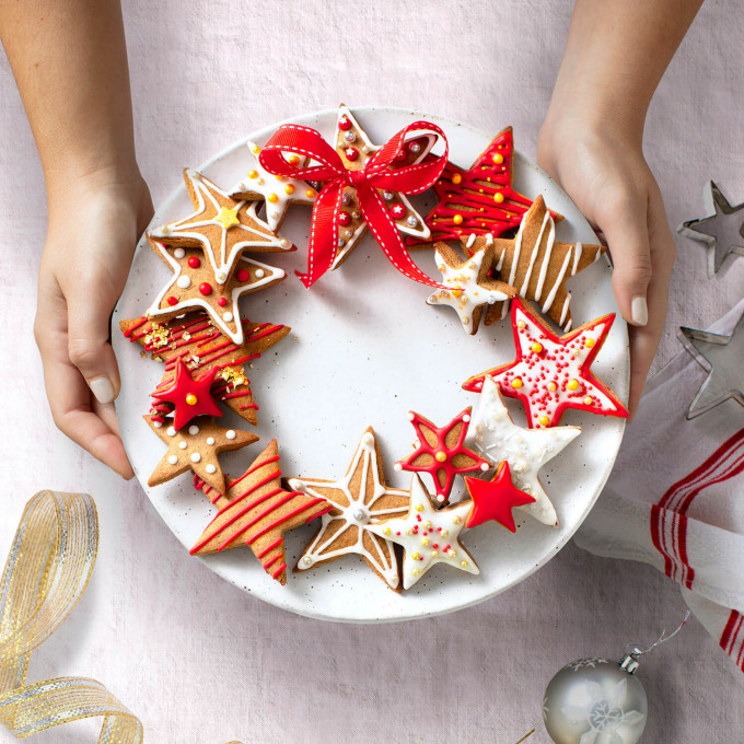 Gingerbread Star Wreath Recipe | myfoodbook
