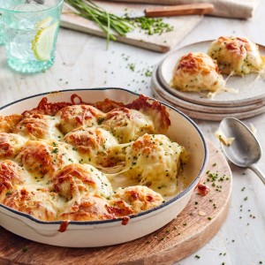 Cheese and Chive savoury monkey bread recipe