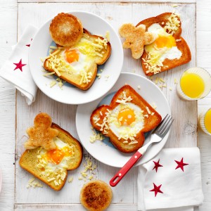 Egg in the hole recipe for kids, Easy Egg in Bread